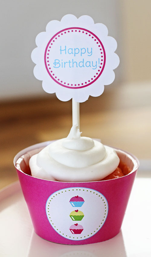 "Happy birthday" cupcake decorations © Paper & Party Love