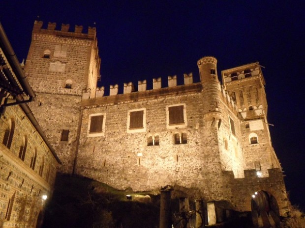 The Castello di Pavone at night - photo © genevafamilydiaries.net