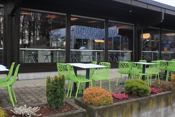 The café-restaurant at the Parc Pré Vert Signal de Bougy. Photo © Parc Pré Vert Signal de Bougy